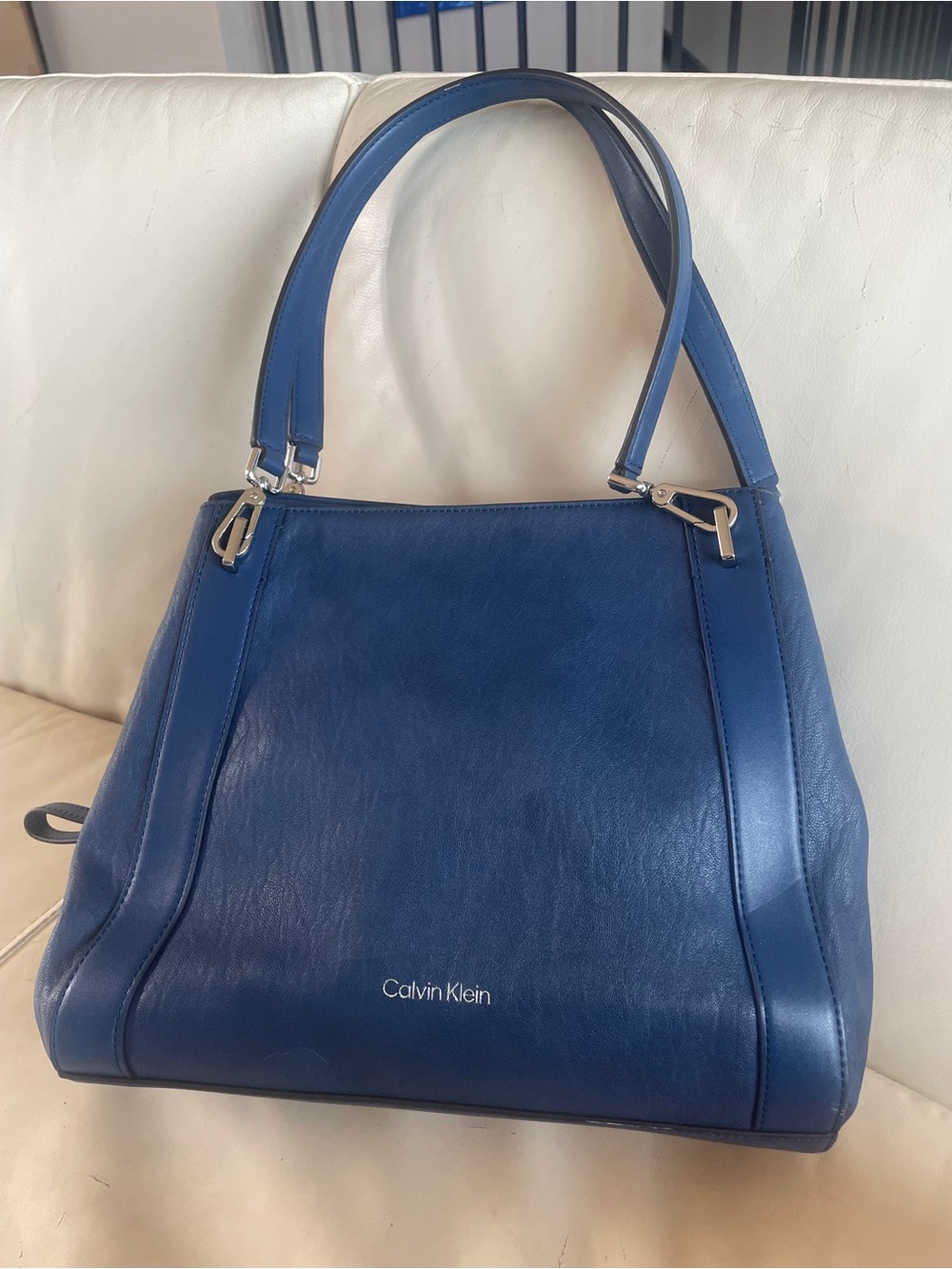 🔷👜Calvin Klein Blue Faux Leather Shoulder Tote w/ Silver Hardware - Holds a TON!